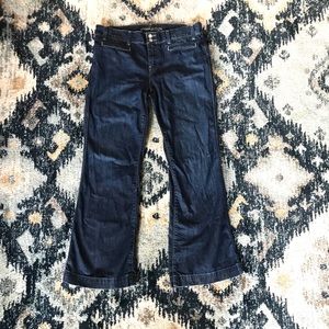 Woman’s American Eagle Jeans